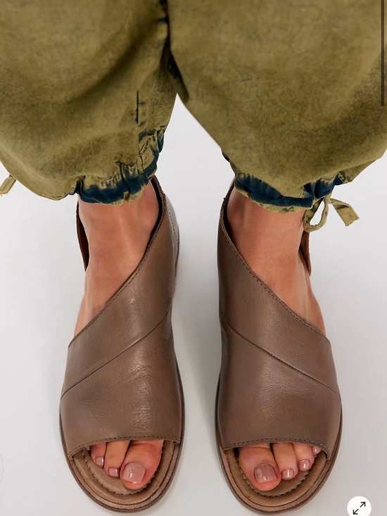 Free People Shoes - Free People Dusty Rose Leather Crossover Mule